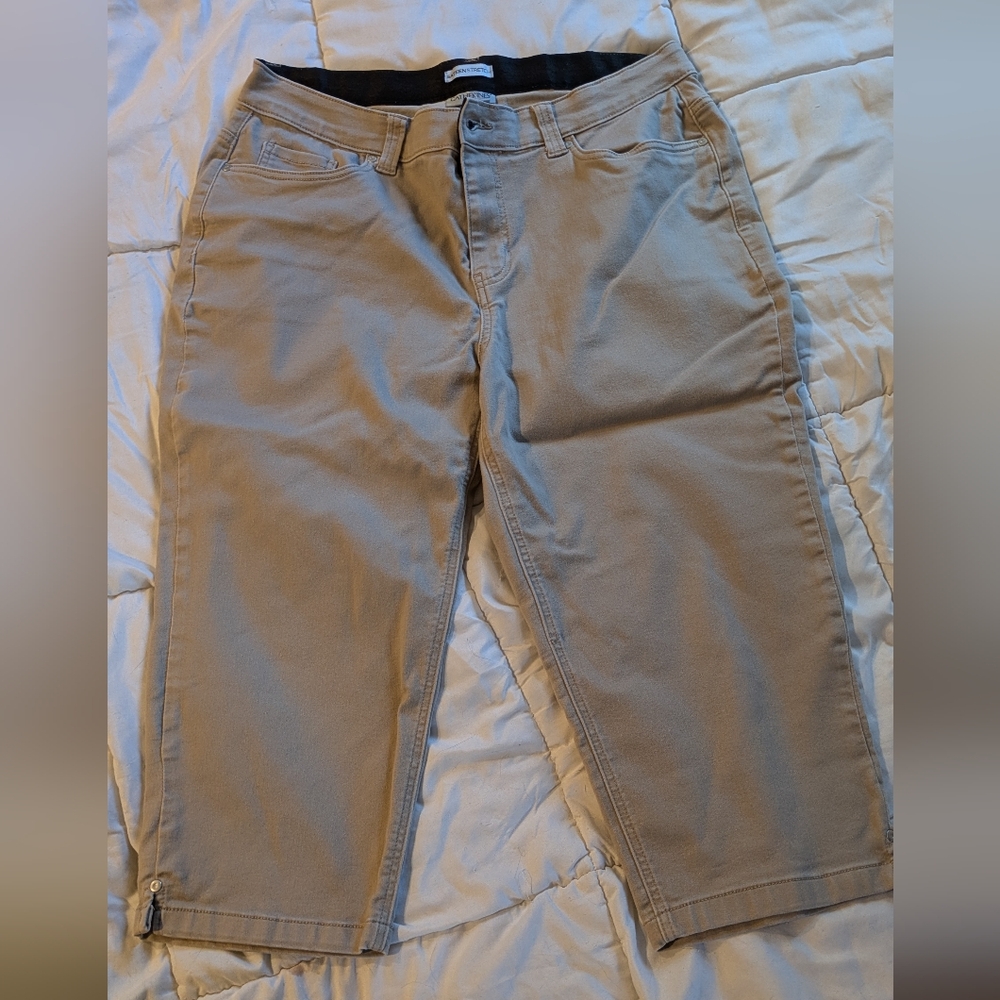 Catherines Women's Beige Bermudas